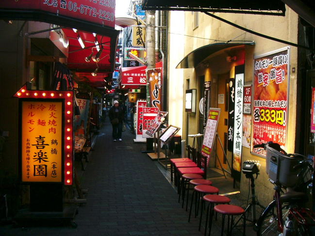 鶴橋名物の焼肉街